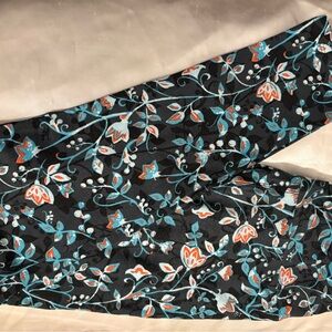 LuLaRoe Women vintage OS Leggings  Floral Print Dark Blue/black Background
